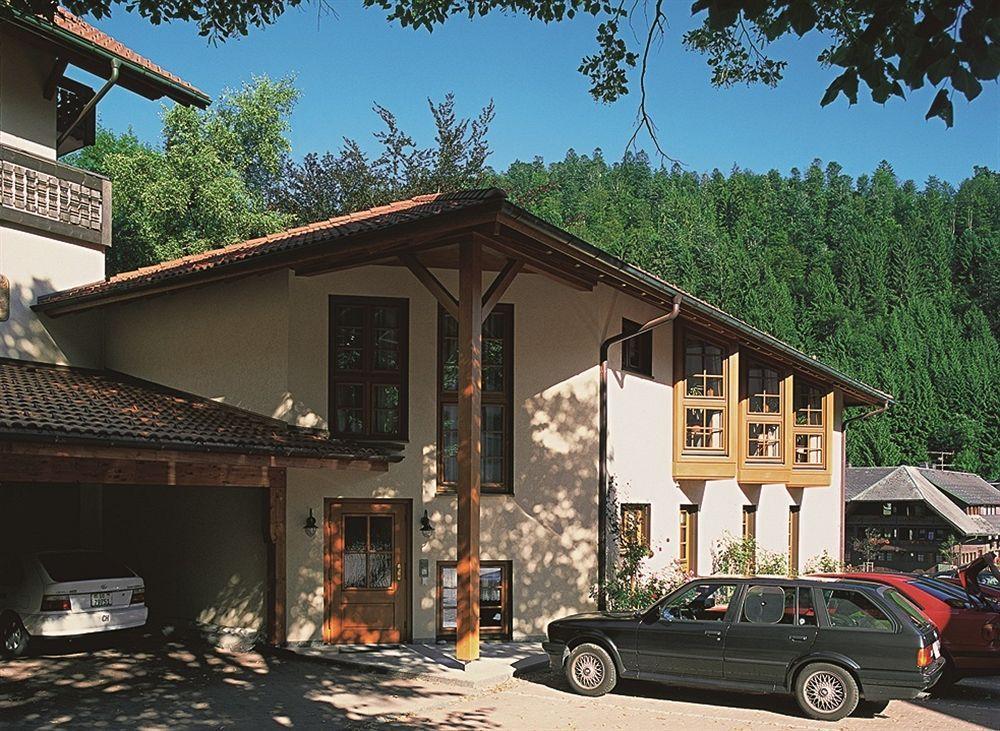 Hostel Zum Loewen Todtmoos Exterior photo